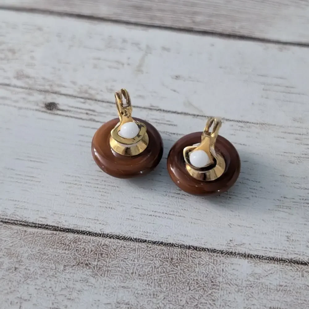 Vintage Clip On Earrings Retro Brown 5/8